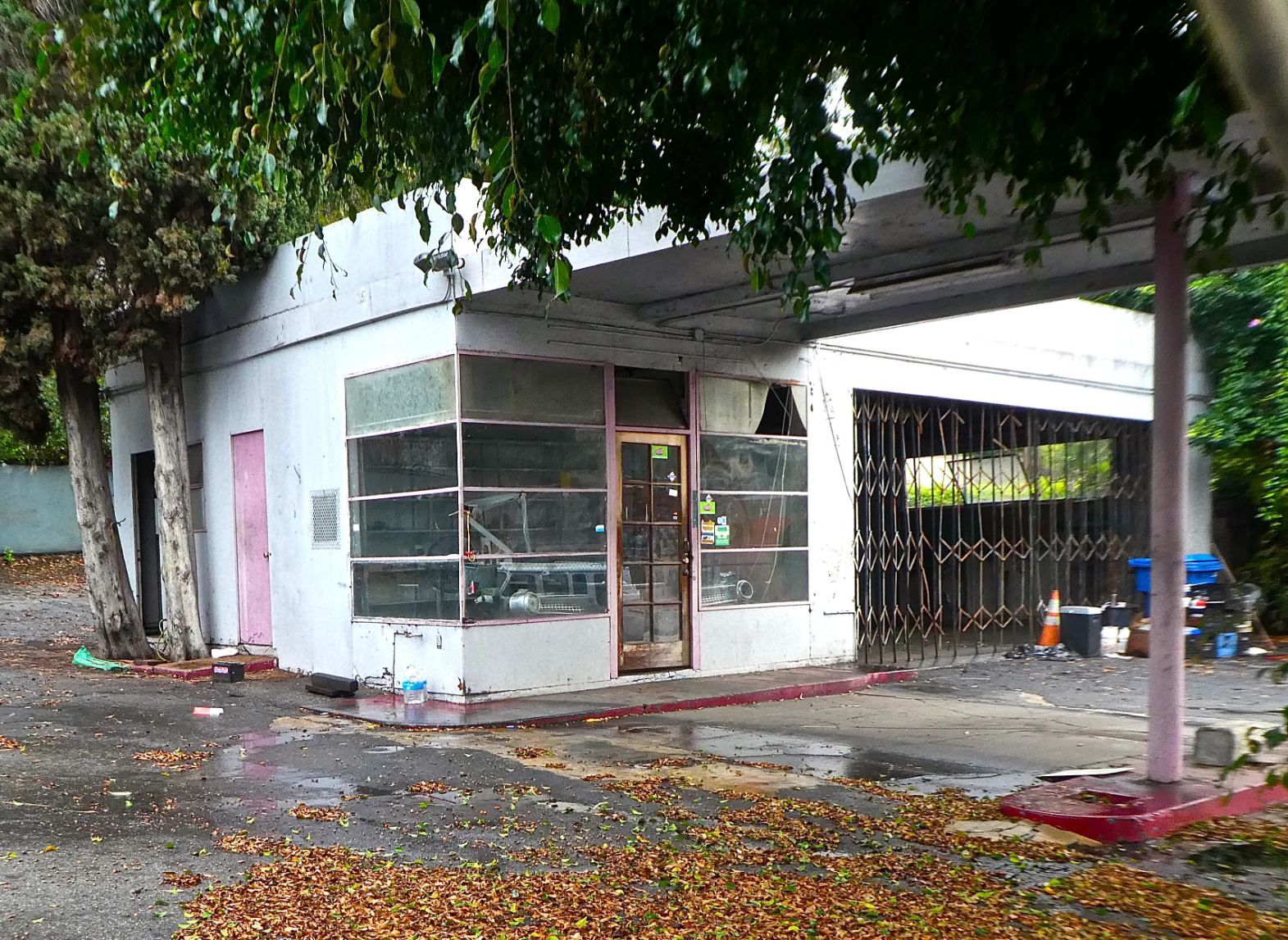 Former Silver Lake Texaco station
